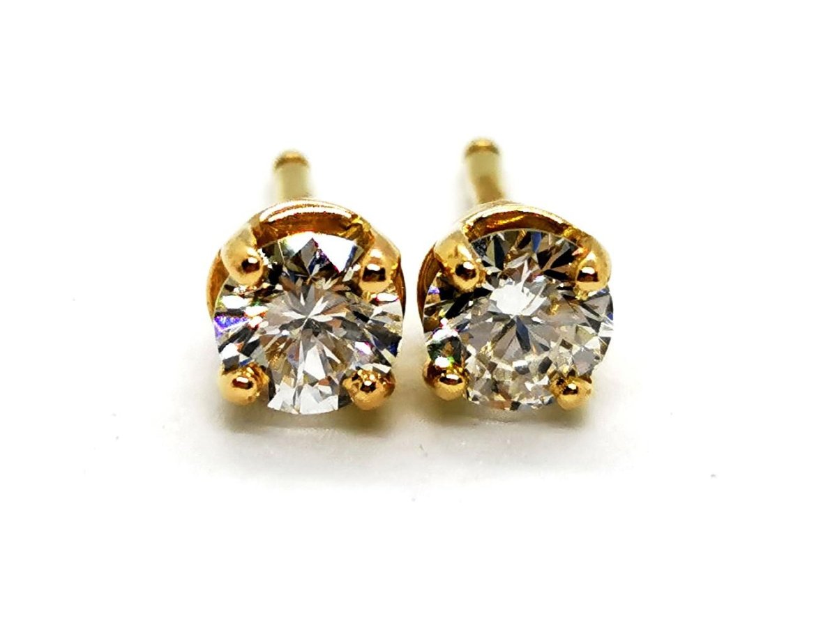 Boucles d'oreilles Puces en or jaune et diamants - Castafiore