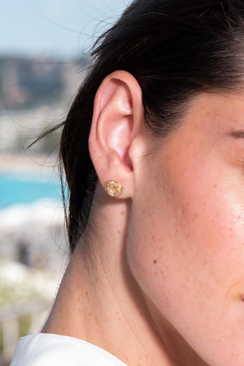 Boucles d'oreilles Puces fleur en or rose et diamants - Castafiore