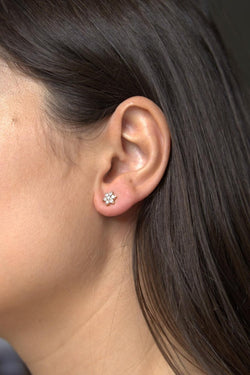 Boucles d'oreilles Puces fleurs en or jaune et diamants - Castafiore