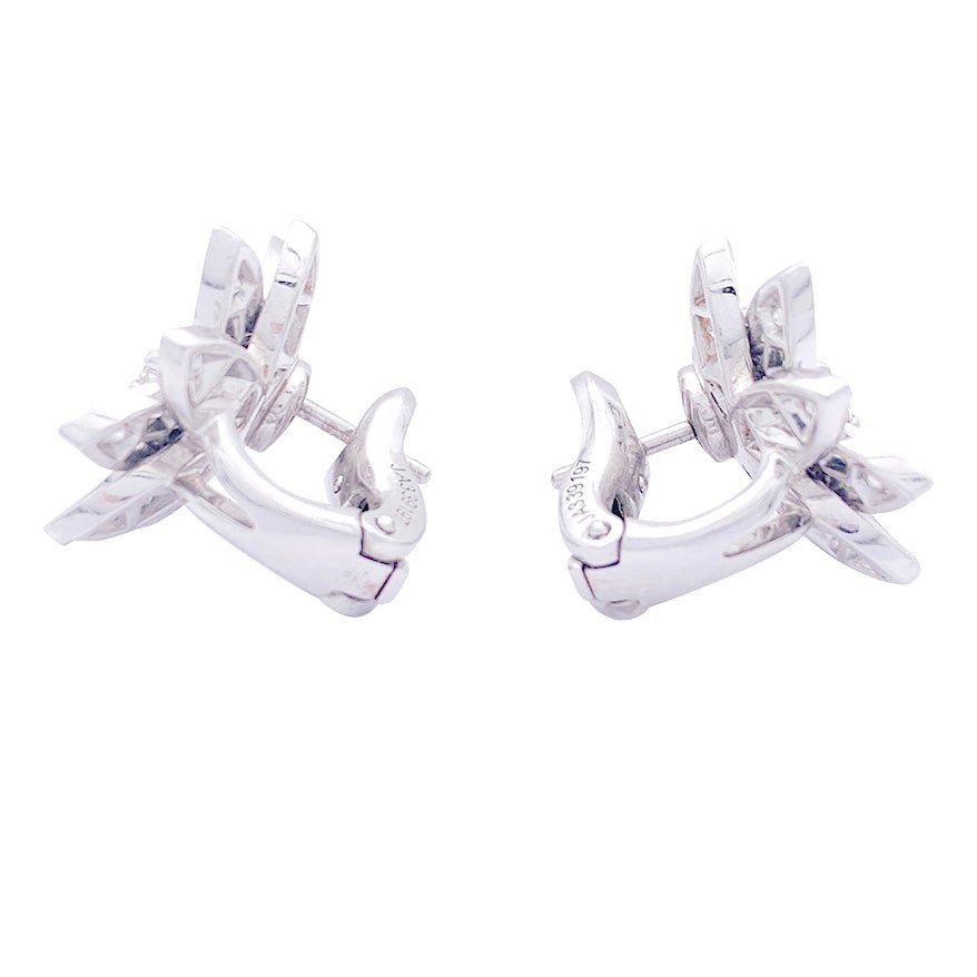 Boucles d'oreilles VAN CLEEF & ARPELS "Lotus" or blanc, diamants - Castafiore