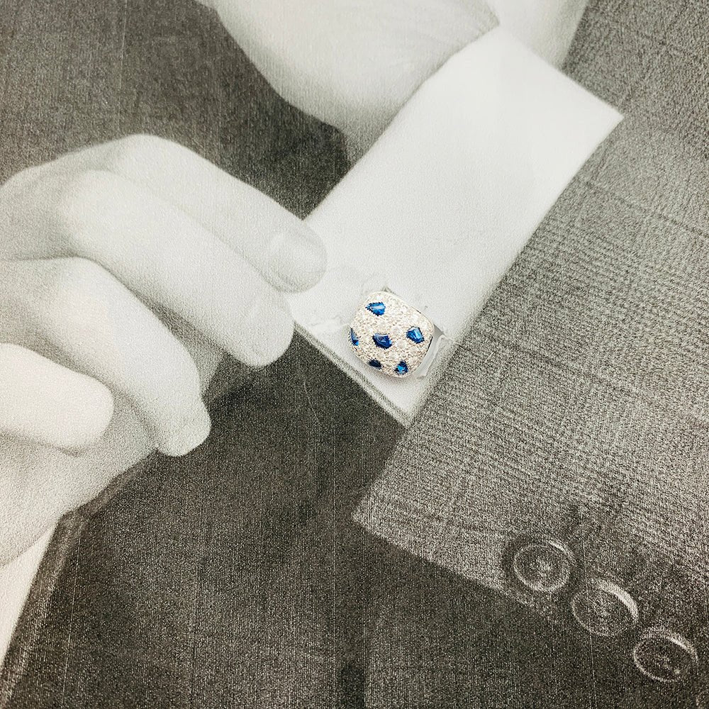 Boutons de manchette "Panthère" CARTIER or blanc et diamants - Castafiore