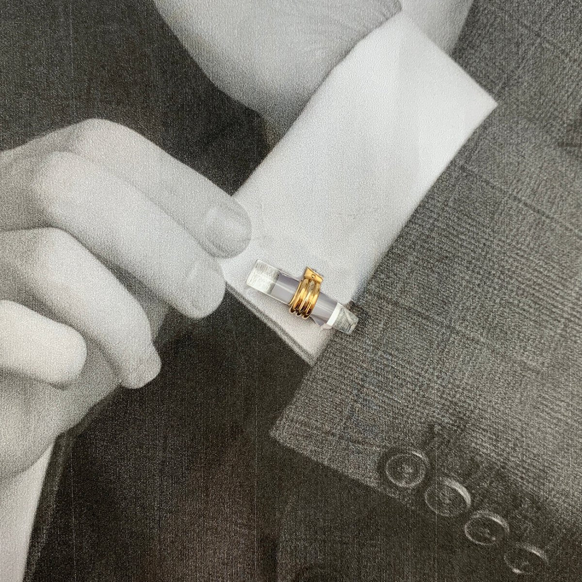 Boutons de manchette VAN CLEEF & ARPELS en or jaune, quartz et hématites - Castafiore