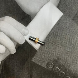 Boutons de manchette VAN CLEEF & ARPELS en or jaune, quartz et hématites - Castafiore