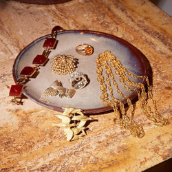 Bracelet articulé en or jaune et cornaline en pain de sucre - Castafiore