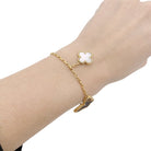 Bracelet Breloques VAN CLEEF & ARPELS "Lucky Alhambra" en or jaune et pierres de couleurs - Castafiore