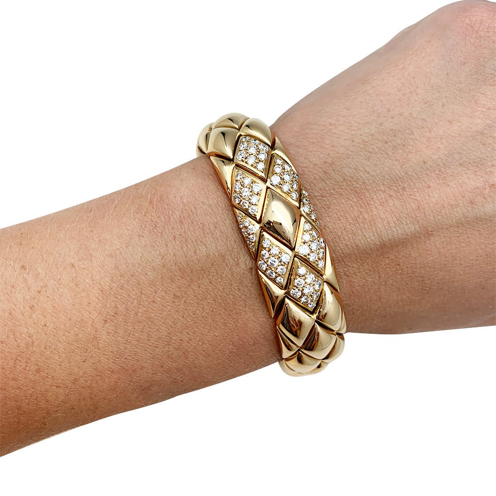 Bracelet CHAUMET, "Les Belles Cordelières", en or jaune et diamants. - Castafiore