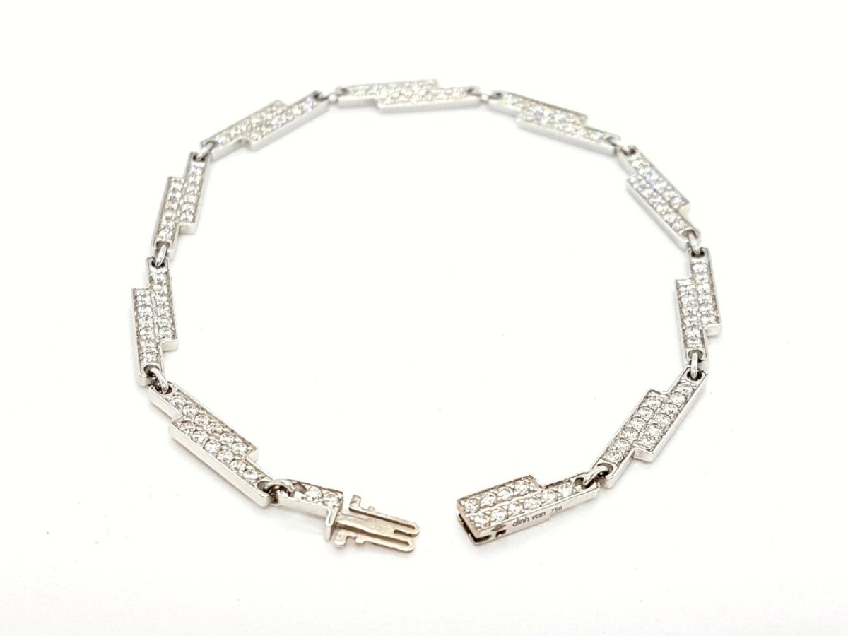 Bracelet DINH VAN "Seventies", en or blanc serti diamants - Castafiore