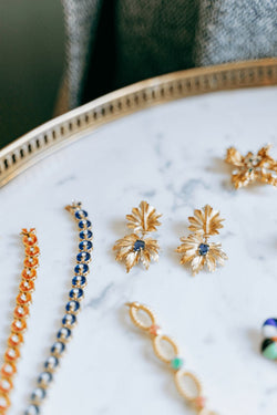 Bracelet en or jaune, émail bleu, sertie d'un diamant - Castafiore