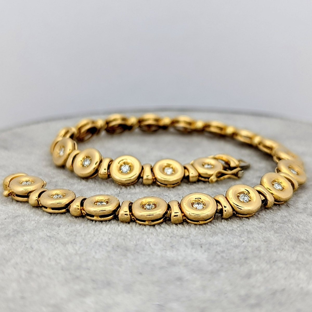 Bracelet en or jaune et diamants - Castafiore