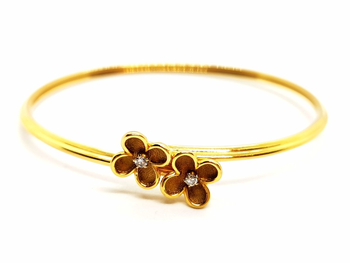 Bracelet Jonc fleur en or jaune et diamants - Castafiore