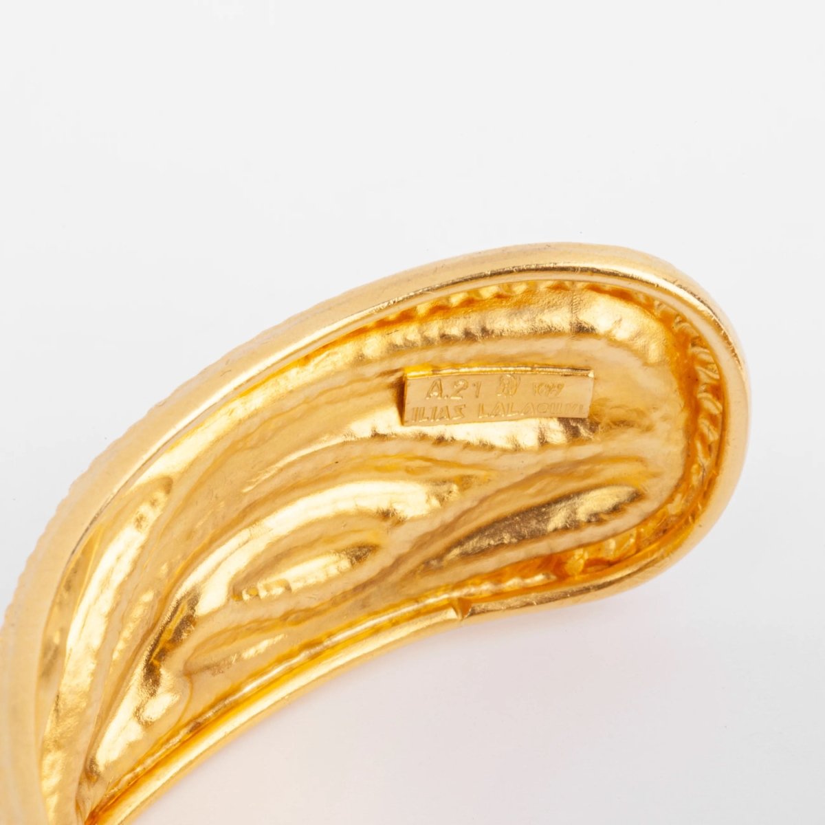 Bracelet jonc or jaune du créateur Ilias Lalaounis texturé - Castafiore
