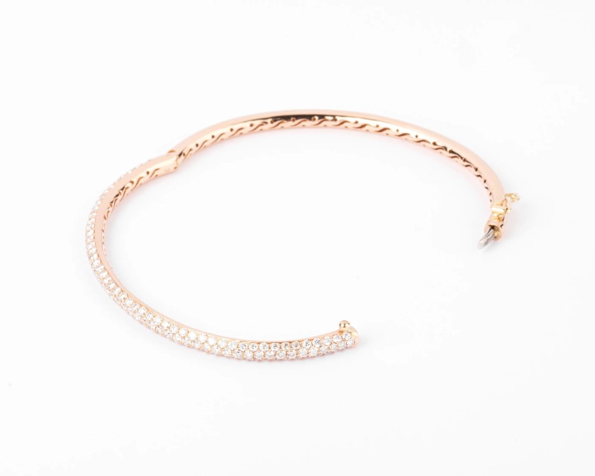 Bracelet jonc ouvrant en or rose serti de 3 lignes de diamant - Castafiore