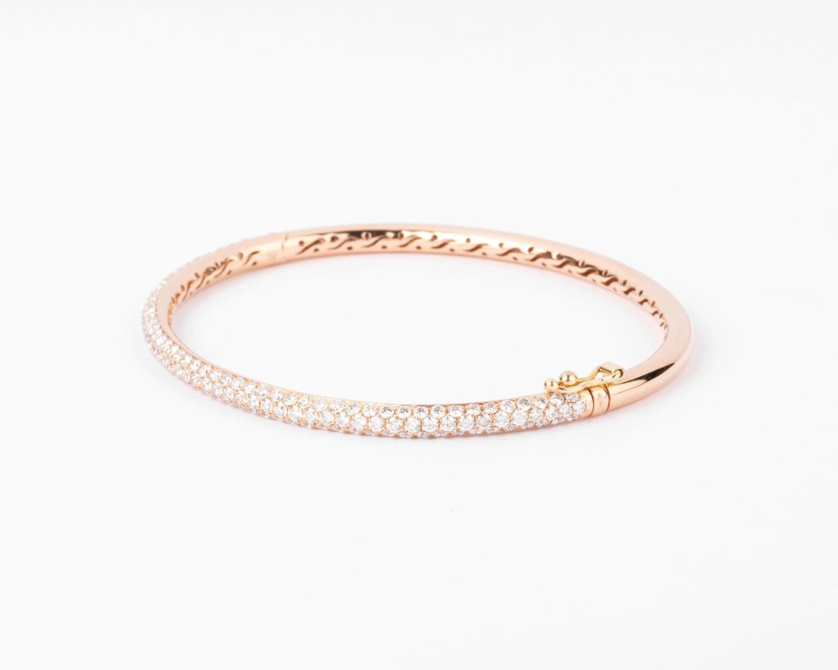 Bracelet jonc ouvrant en or rose serti de 3 lignes de diamant - Castafiore