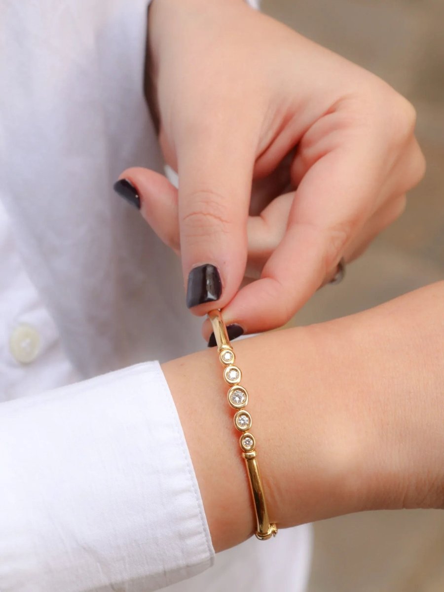 Bracelet jonc vintage en or souple et diamants - Castafiore