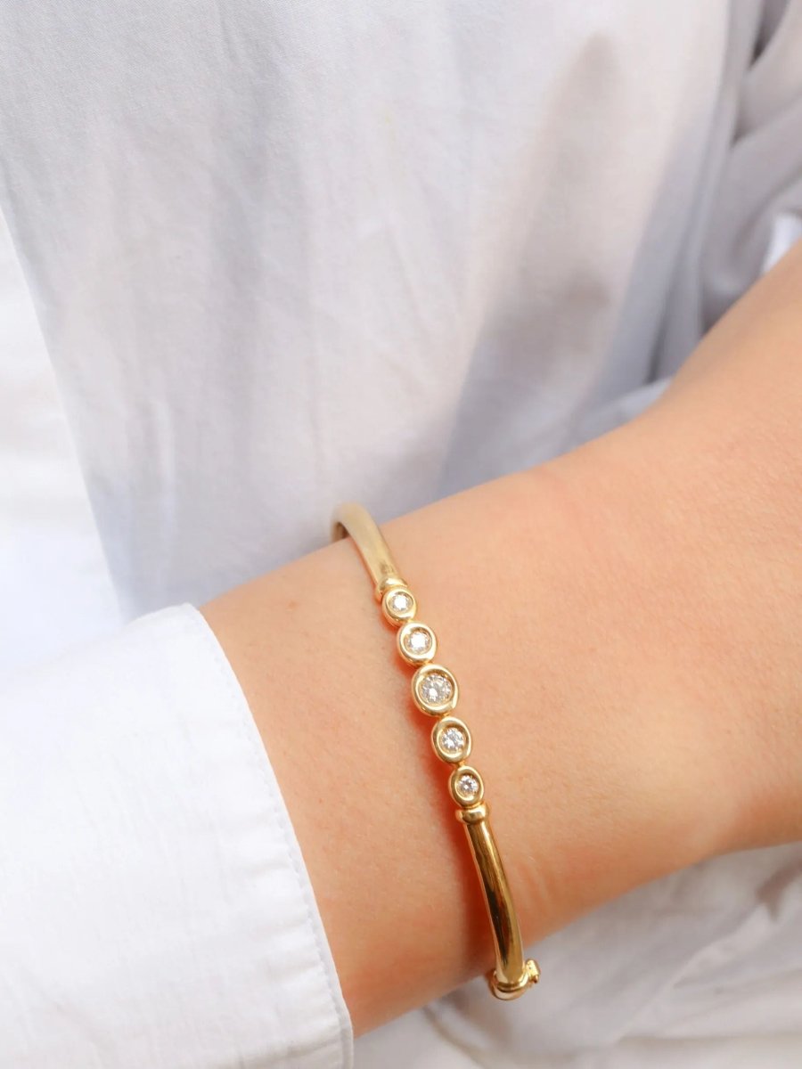 Bracelet jonc vintage en or souple et diamants - Castafiore