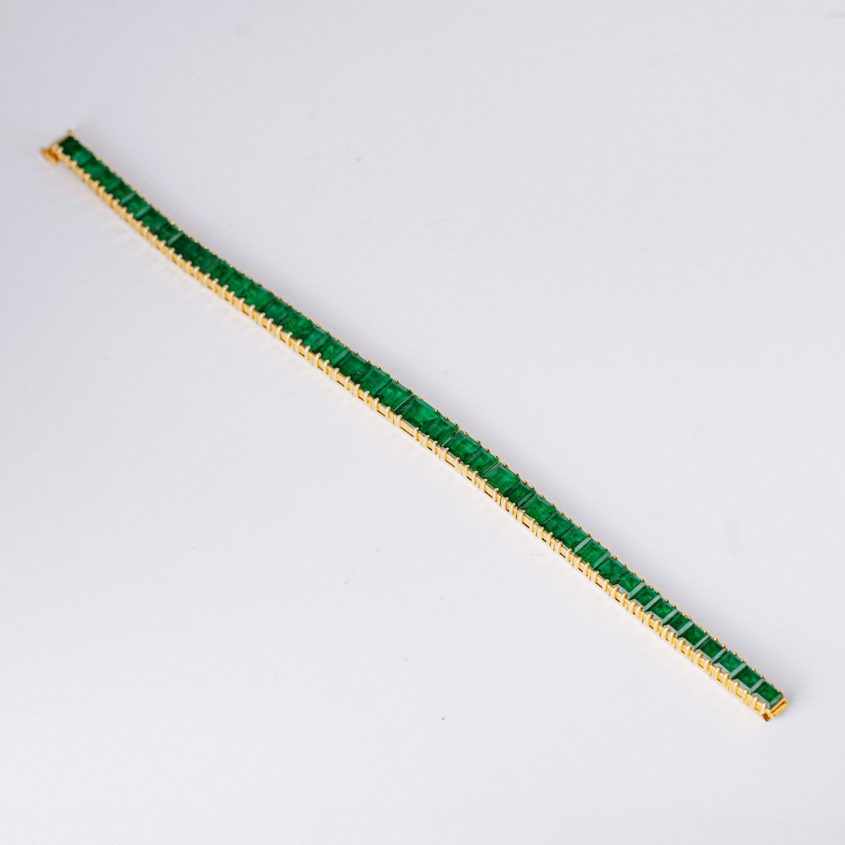 Bracelet Ligne d'émeraudes BOUCHERON en or jaune - Castafiore