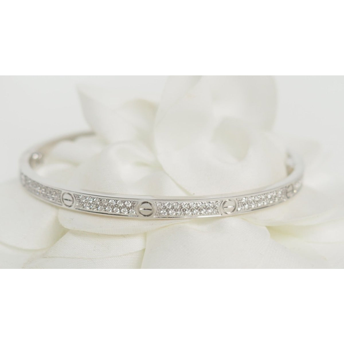 Bracelet Love CARTIER en or blanc et diamants - Castafiore