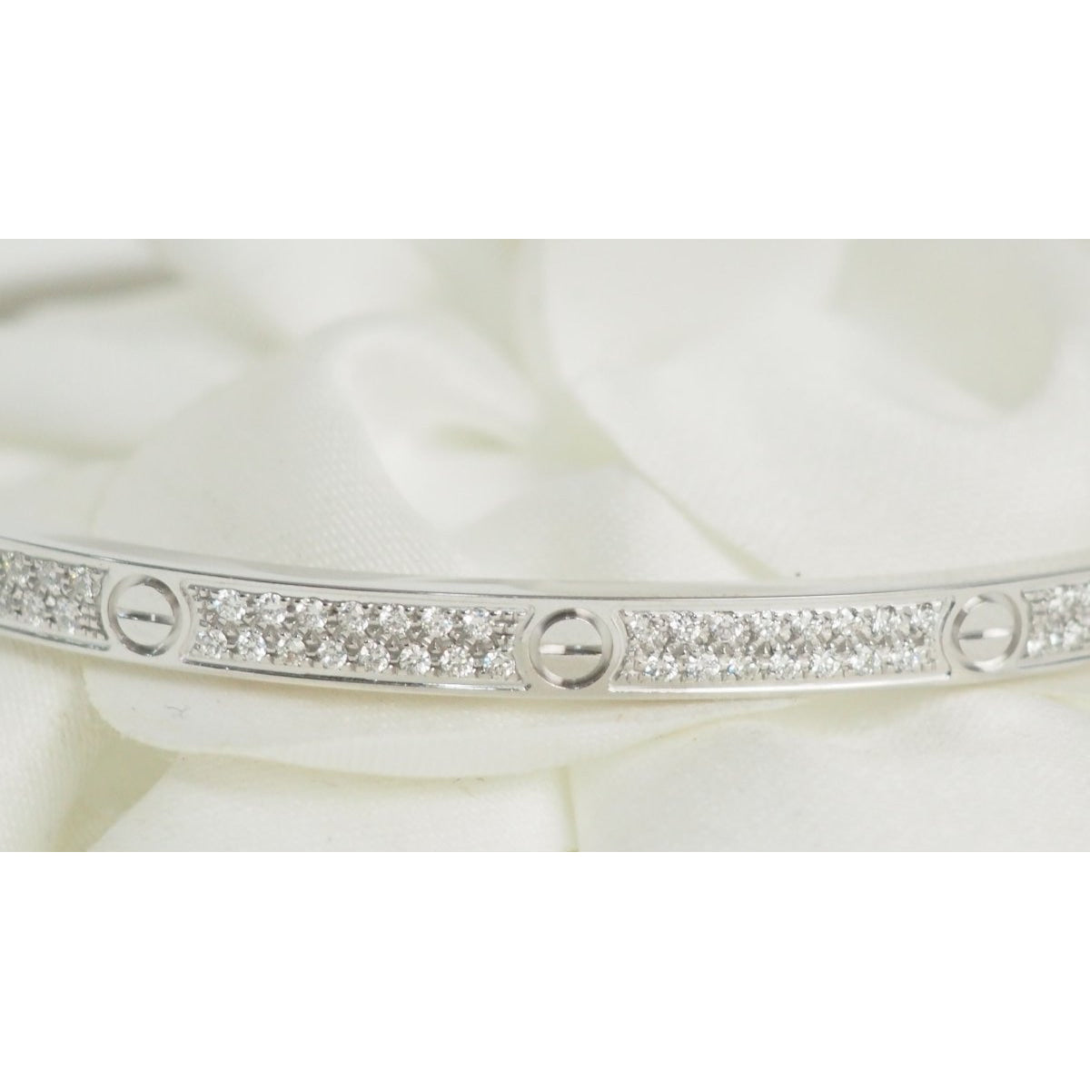 Bracelet Love CARTIER en or blanc et diamants - Castafiore