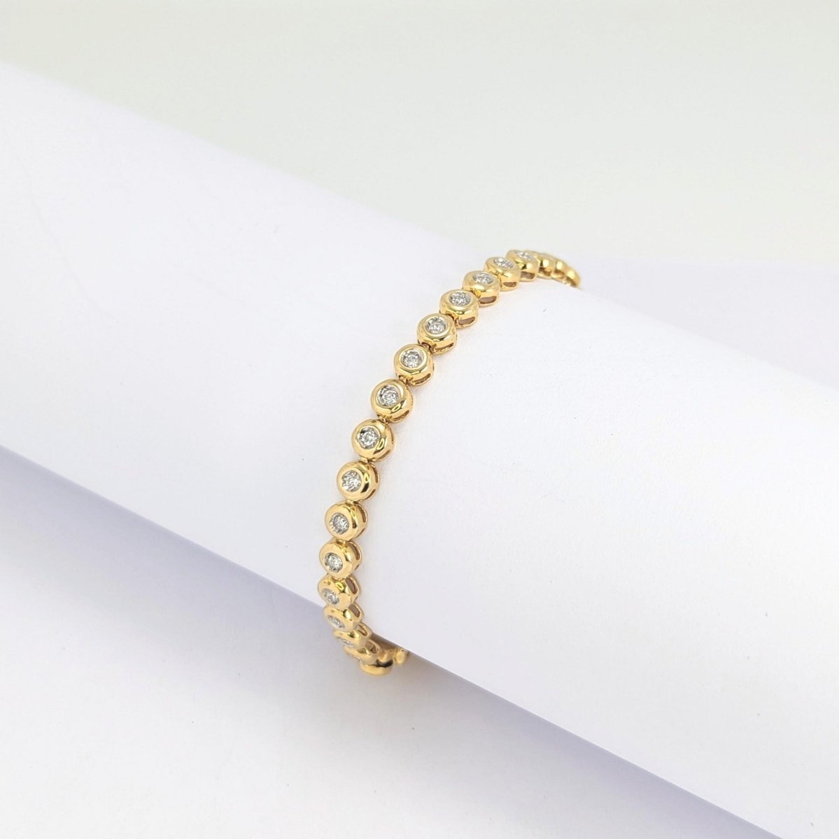 Bracelet or jaune et diamants