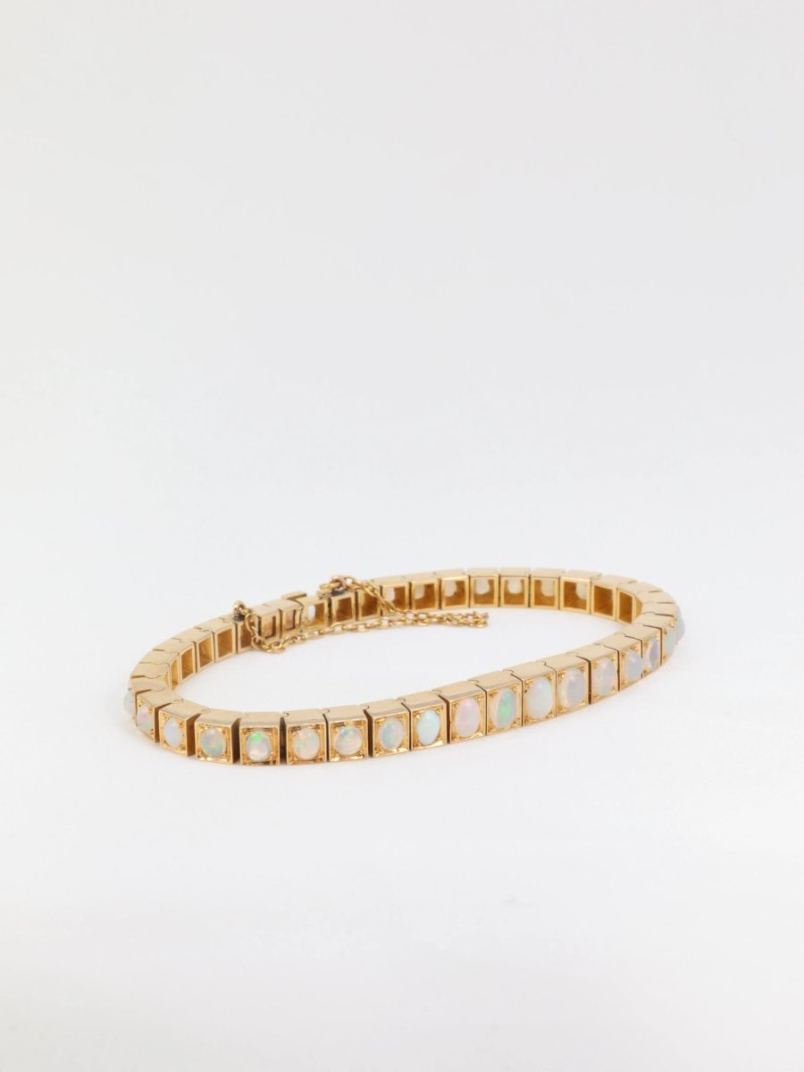 Bracelet rivière d’opales - Travail de la fin du XIXe siècle - Castafiore