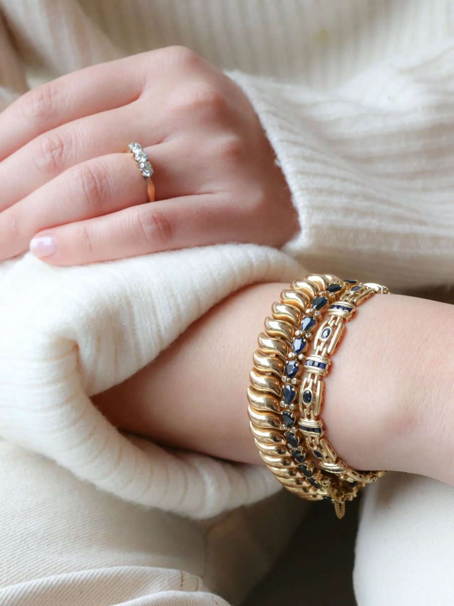 Bracelet vintage en or, saphirs taillés en poire et diamants - Castafiore