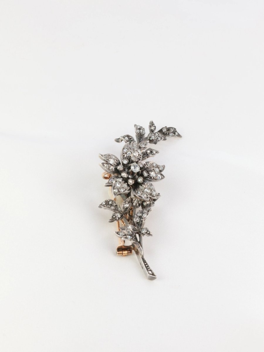 Broche ancienne trembleuse en or, argent et diamants - Castafiore