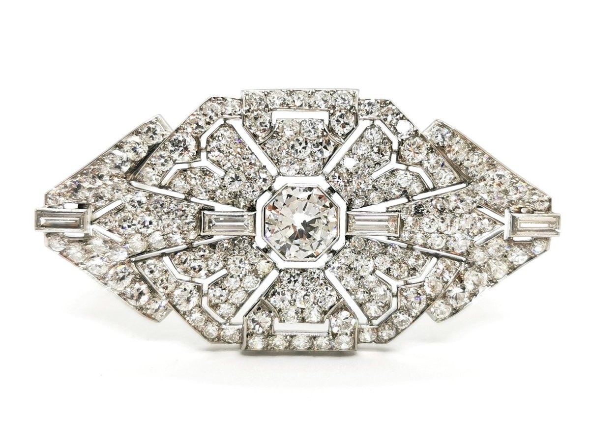 Broche Art Déco en or blanc et platine pavé diamants - Castafiore