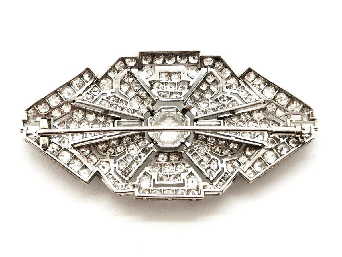 Broche Art Déco en or blanc et platine pavé diamants - Castafiore