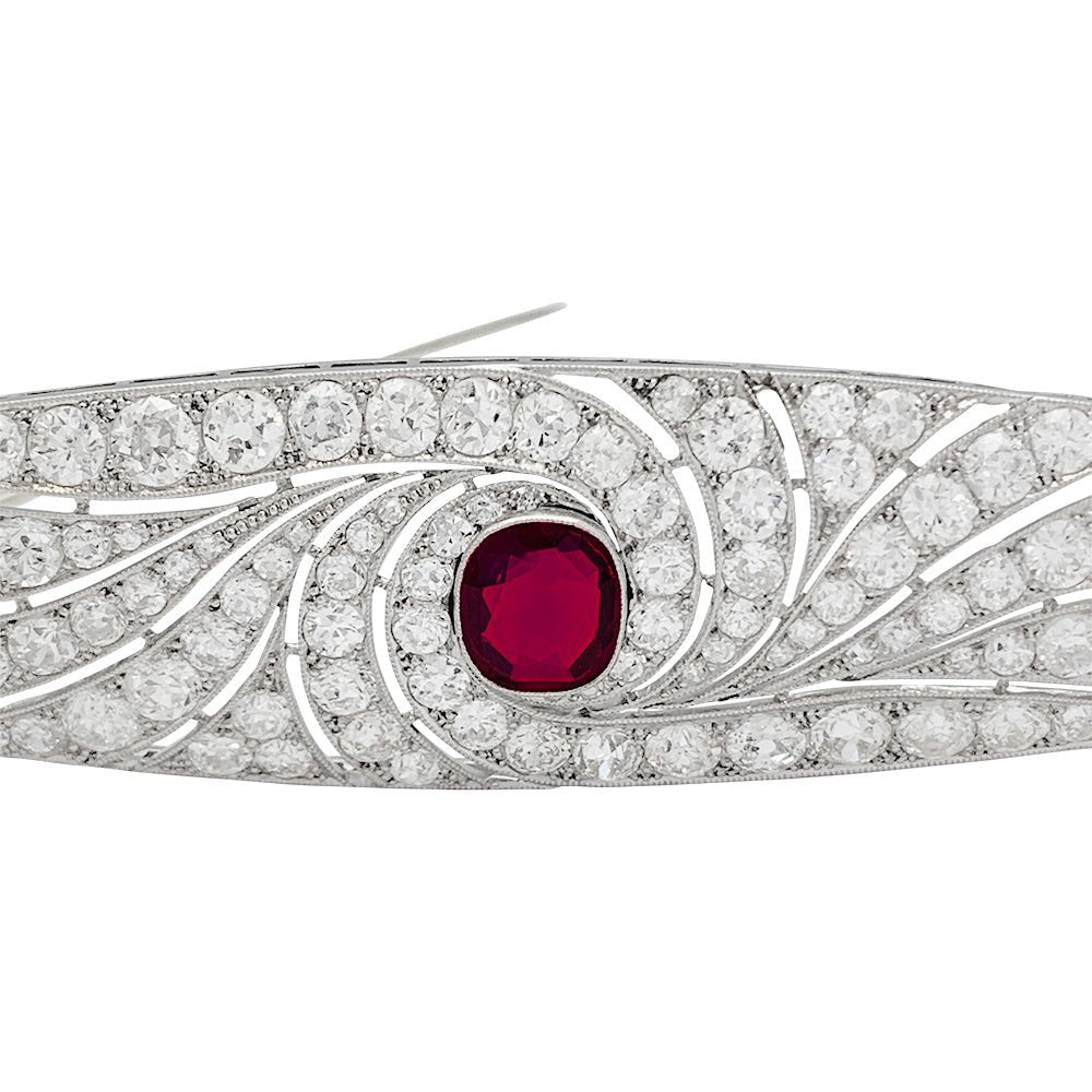 Broche Art Déco en platine, rubis et diamants - Castafiore