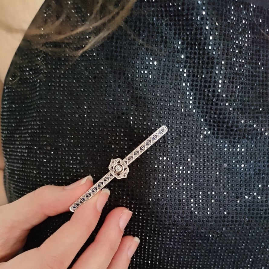 Broche Barrette en or jaune et platine et en saphirs et diamants - Castafiore