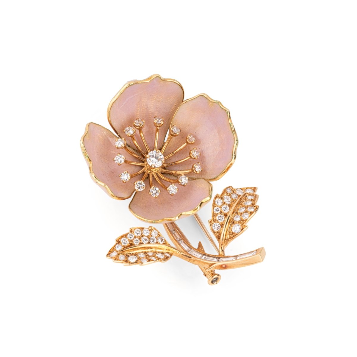 Broche BOUCHERON "Eglantine" en or jaune, émail rose et diamants - Castafiore