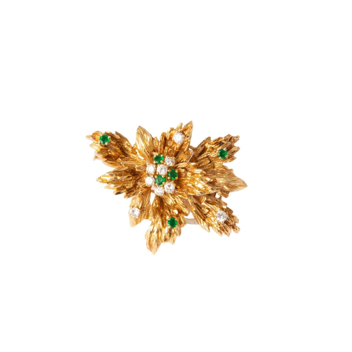 Broche CHAUMET "Feuillage" en or jaune, diamants et émeraudes - Castafiore