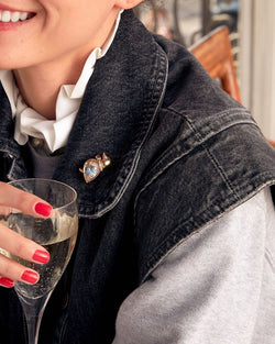 Broche Clip BOUCHERON "Oiseau" en or jaune et en cristal de roche - Castafiore