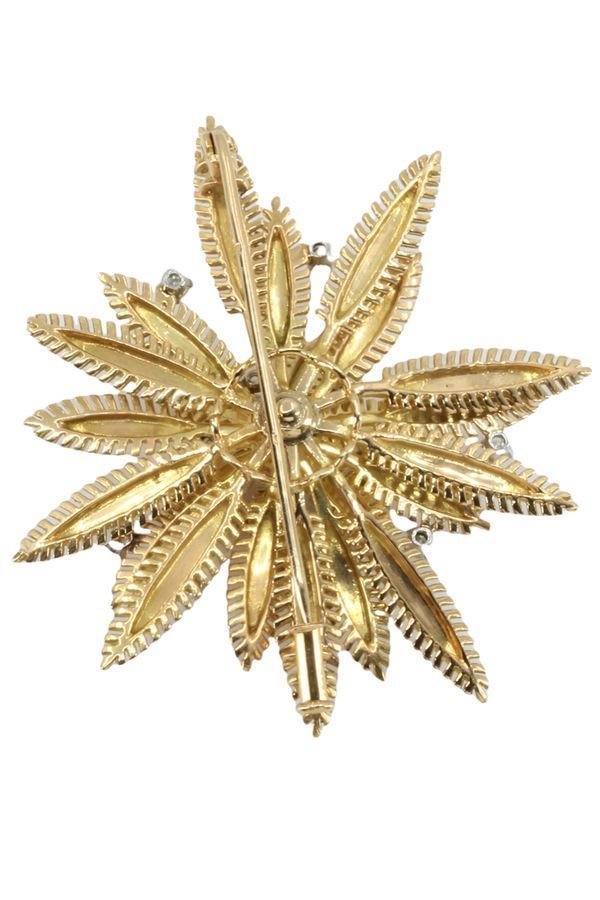 Broche Clip fleur en or jaune Et diamants - Castafiore