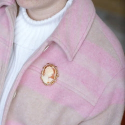 Broche deux ors et camée coquille - Castafiore