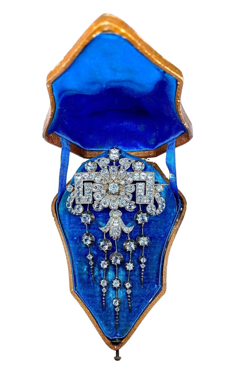 Broche en argent et pierres blanches à pampilles détachables. Epoque 19 ème siècle - Castafiore