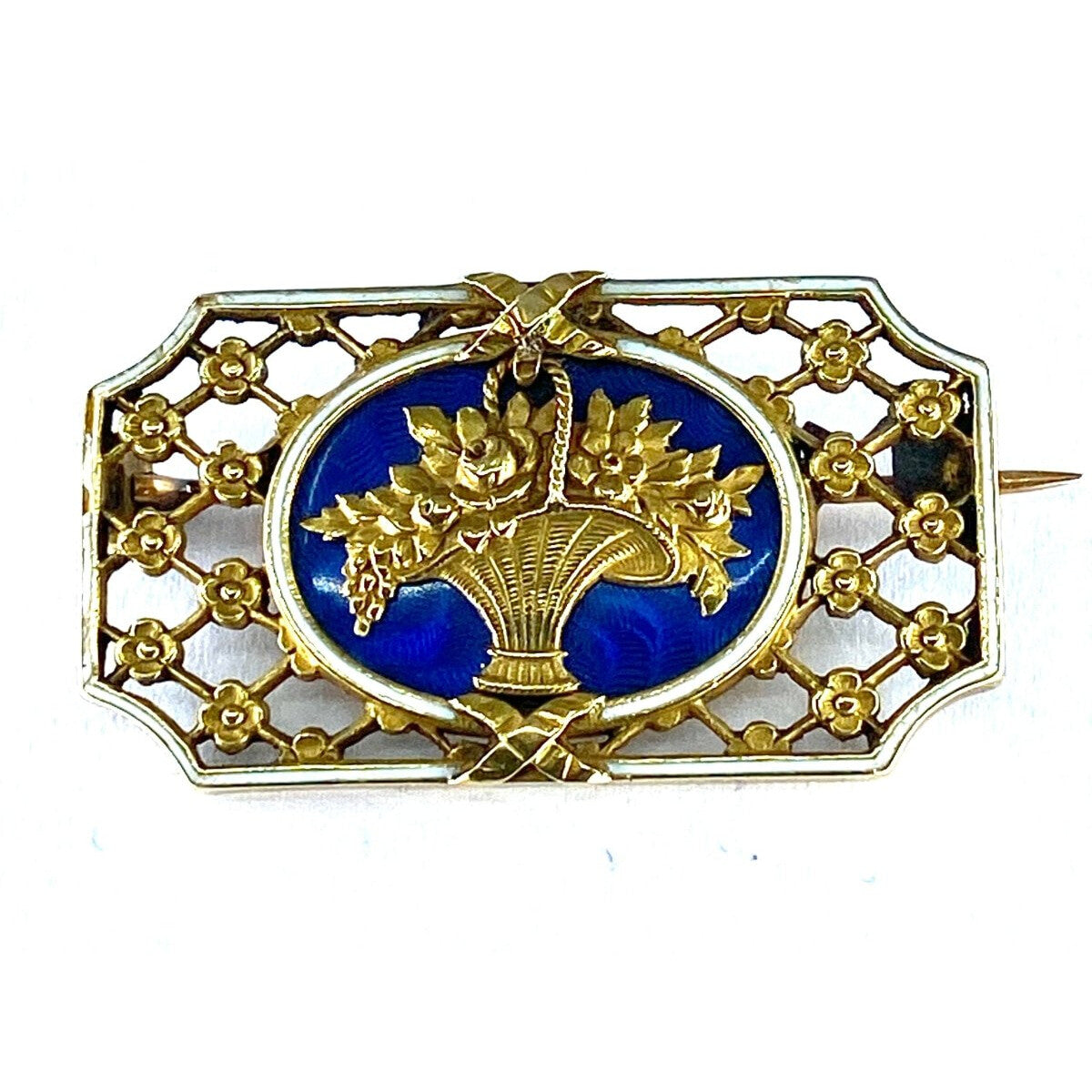 Broche en or 18 carats : panier fleuri , émail bleu et blanc.Napoléon III. - Castafiore