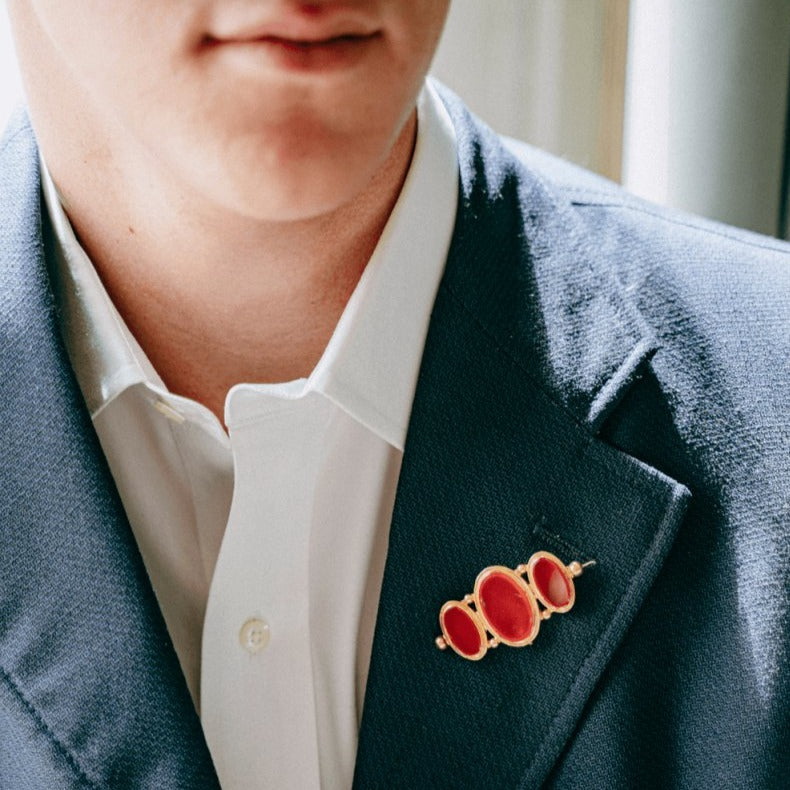 Broche en or jaune et cornalines - Castafiore