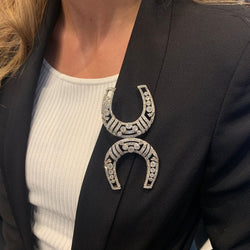 Broche "Fers à Cheval" en platine et diamants - Castafiore