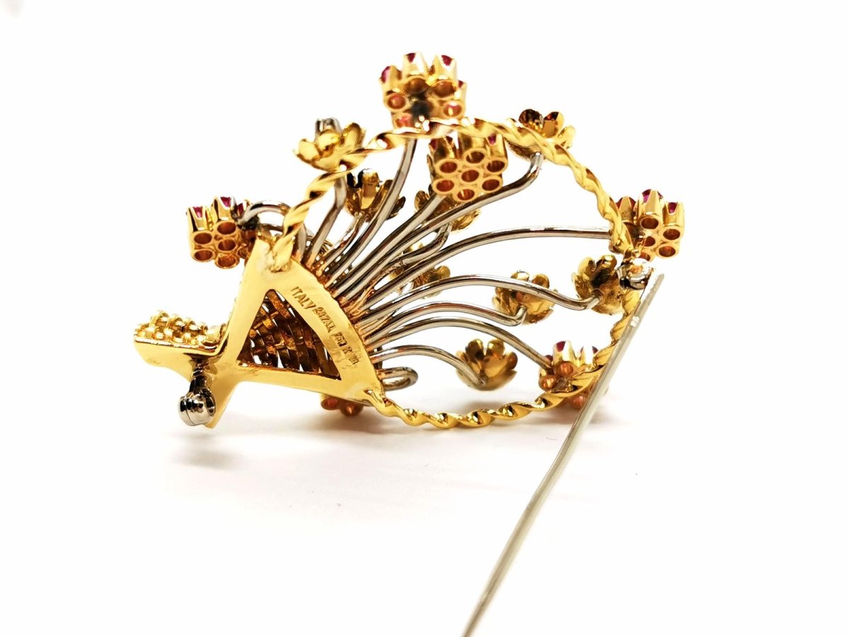 Broche fleur en 2 ors, diamants et rubis - Castafiore