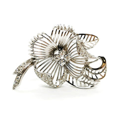Broche fleur en or blanc et diamants - Castafiore