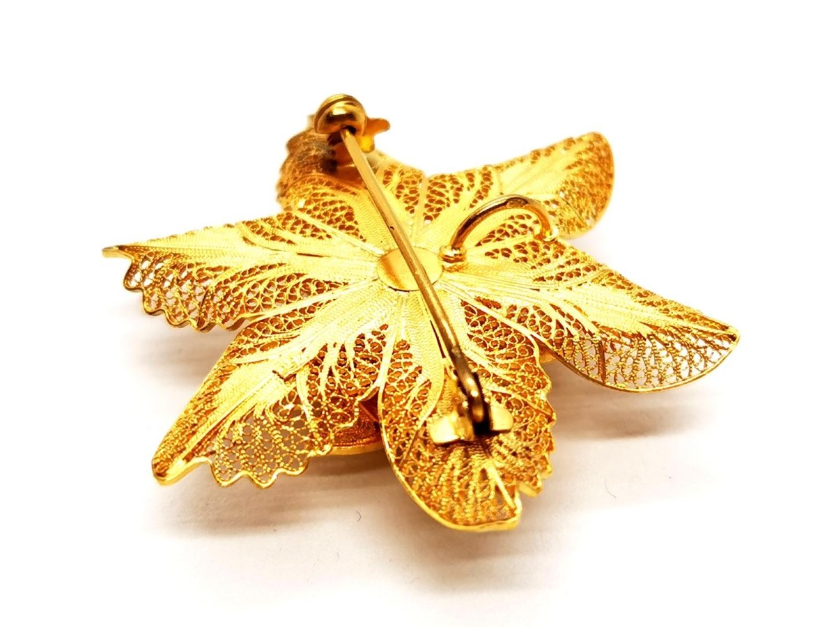 Broche fleur en or jaune - Castafiore