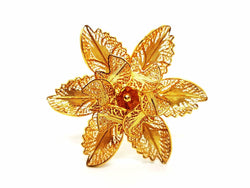 Broche fleur en or jaune - Castafiore