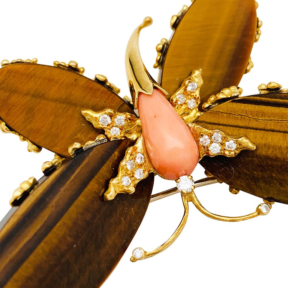 Broche Papillon FRED, or jaune, corail, diamants et oeil de tigre - Castafiore