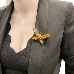 Broche Papillon FRED, or jaune, corail, diamants et oeil de tigre - Castafiore