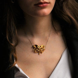 Broche - Pendentif Chimère en or jaune et en diamant - Castafiore