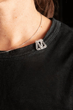 Broche pince en or blanc et diamant - Castafiore