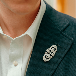 Broche Plaque en or blanc et diamants