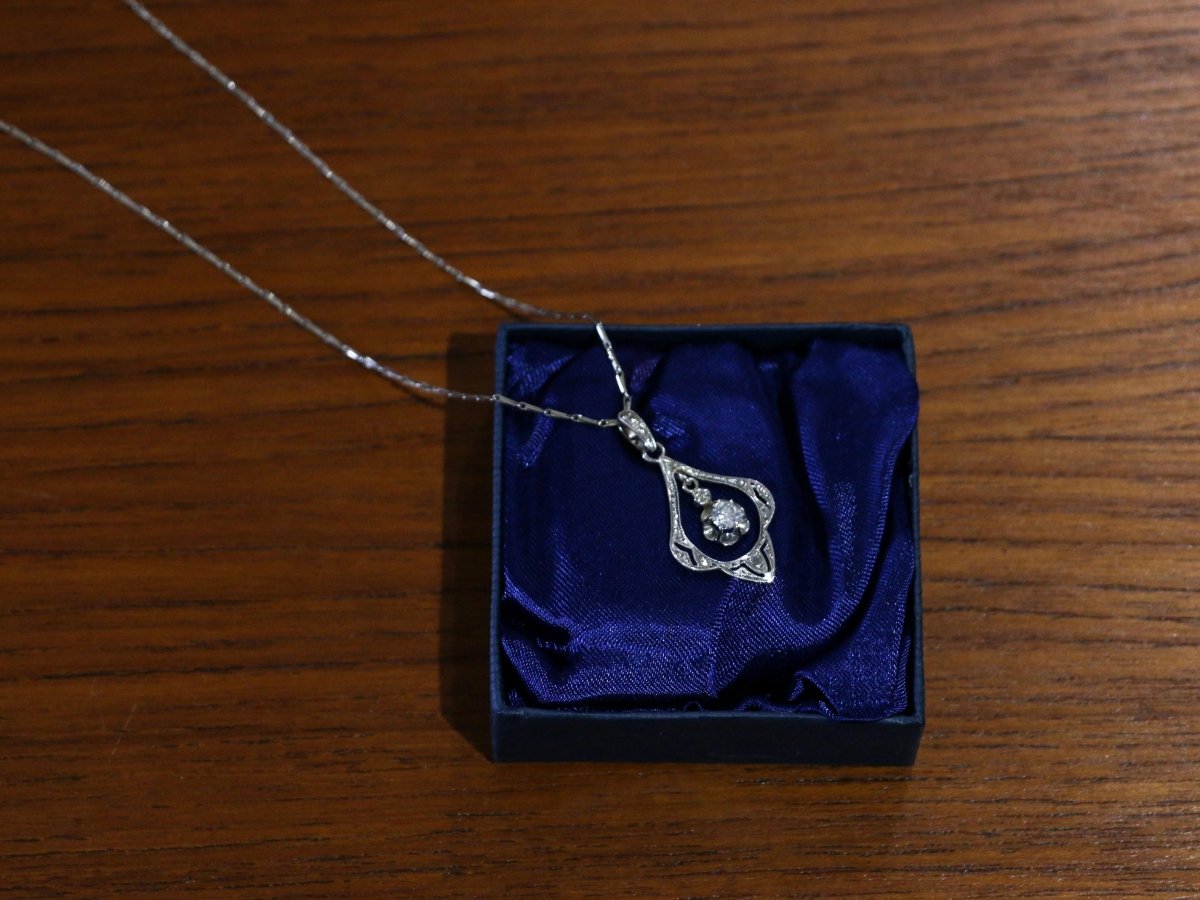 Collier Art-Déco en or et diamants - Castafiore