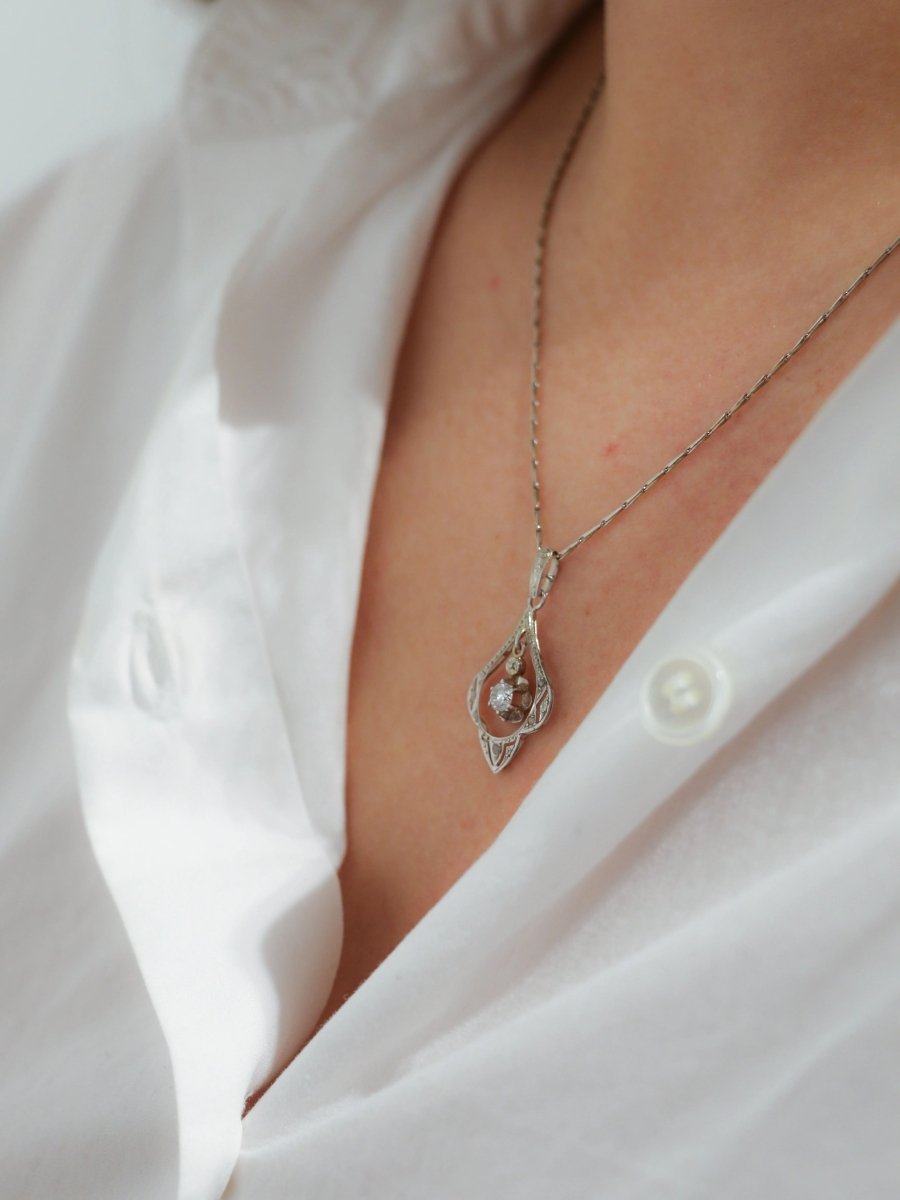 Collier Art-Déco en or et diamants - Castafiore